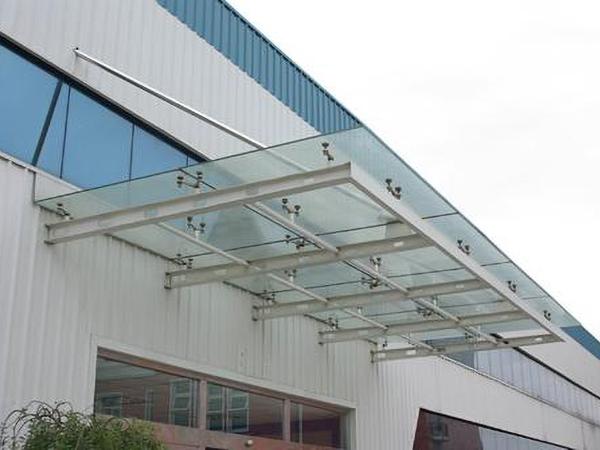 南京钢结构玻璃雨棚工厂 打造城市建筑的实用与美观之选